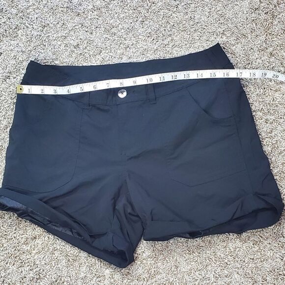 The North Face Nylon Black Cuffed Shorts - Picture 5 of 7